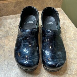 Dansko women’s clogs size 41